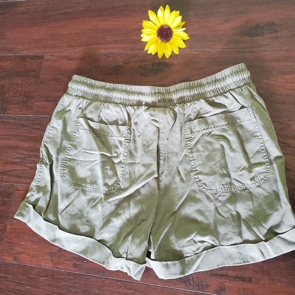UNIVERSAL THREAD GREEN SHORTS - Picture 7 of 8